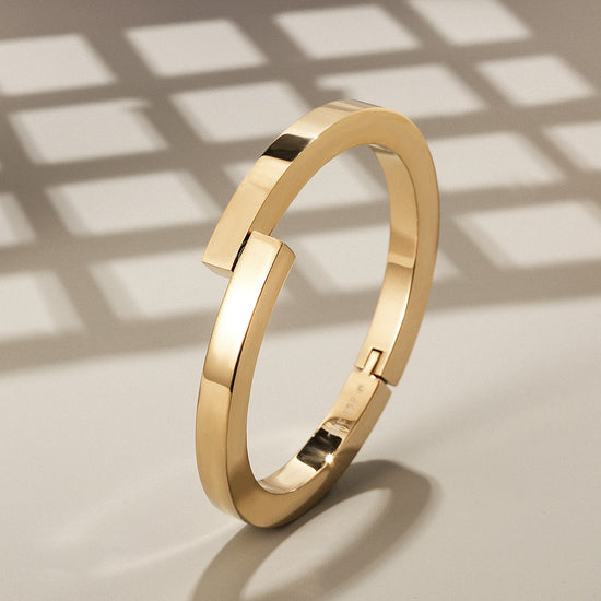 MAGNETIC CLASP PLAIN BANGLE