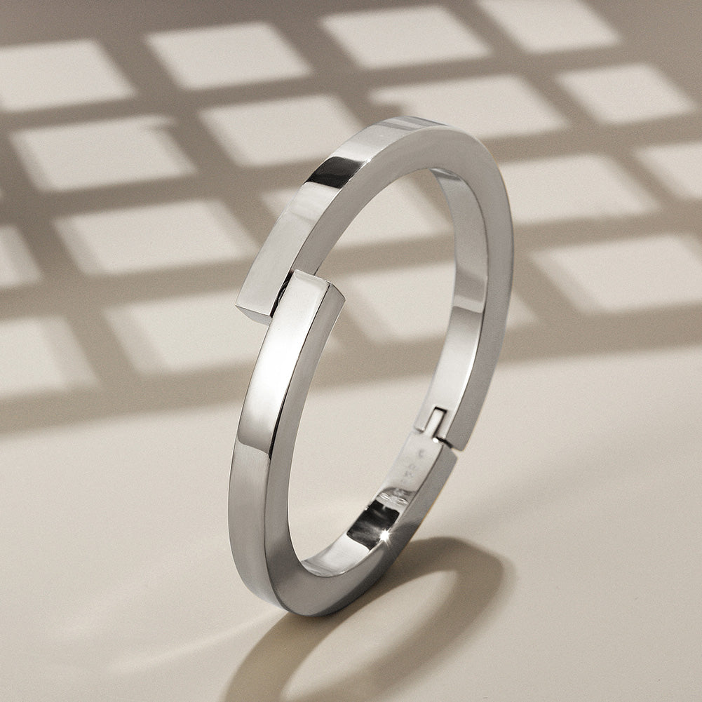 MAGNETIC CLASP PLAIN BANGLE