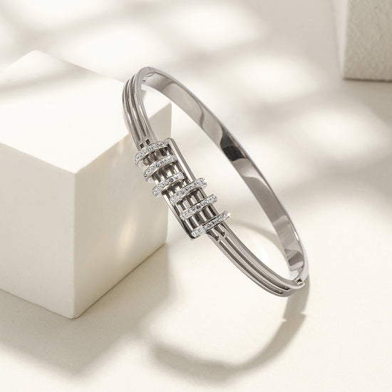 Load image into Gallery viewer, Parallel Circle CZ Bangle
