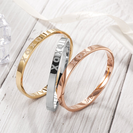 Load image into Gallery viewer, Engravable XOXO BANGLE
