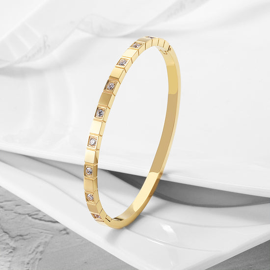 Load image into Gallery viewer, ALTERNATE PAVÉ STONE HINGED BANGLE
