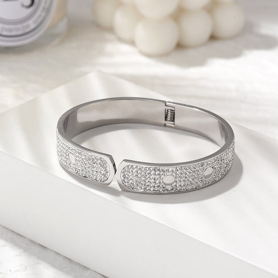 WIDE PAVÉ BANGLE