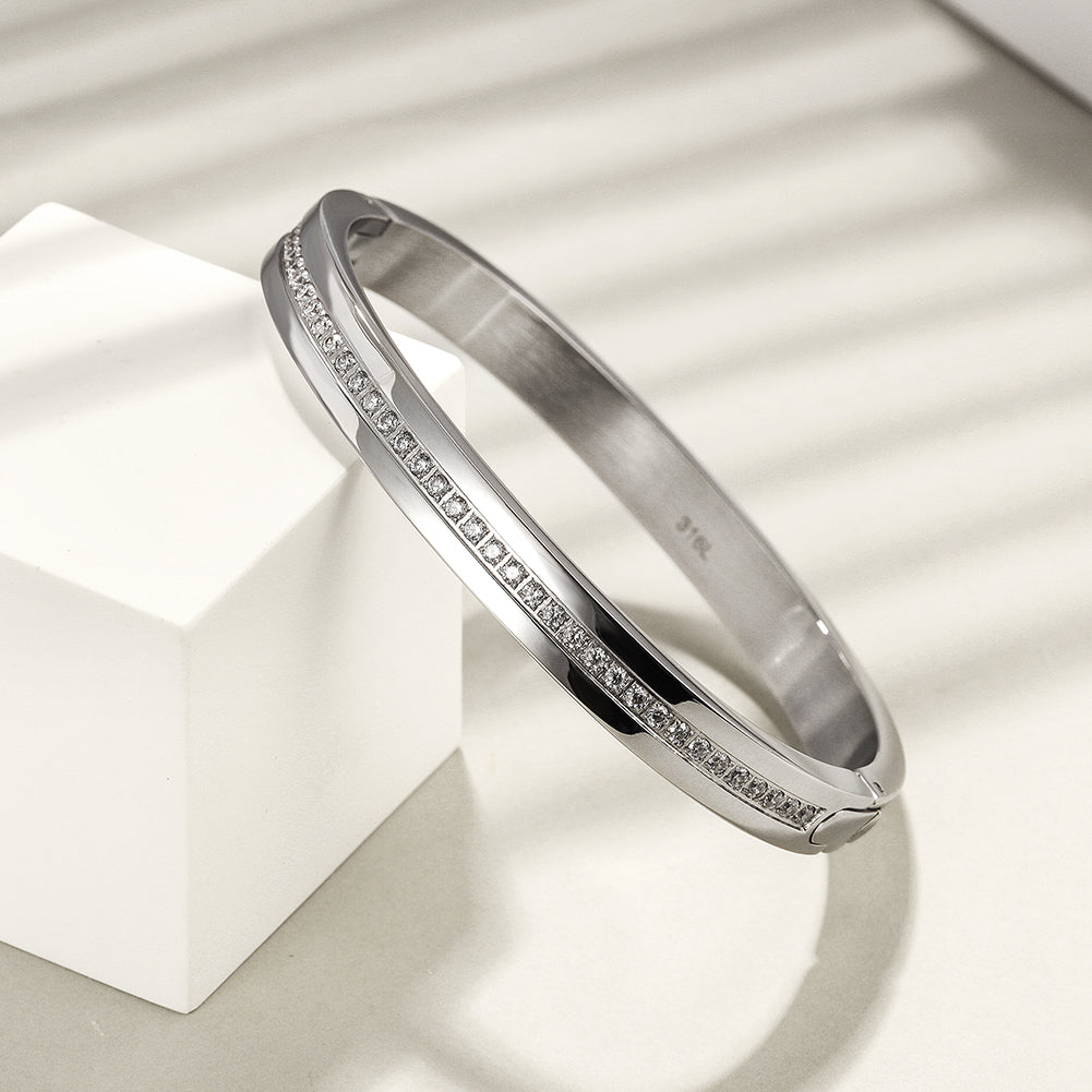 Load image into Gallery viewer, Pavé CZ Hinged Bangle
