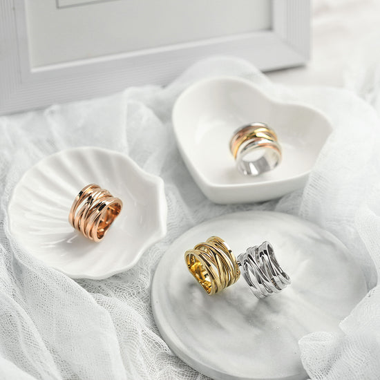 Load image into Gallery viewer, Gold Intertwined Statement Ring
