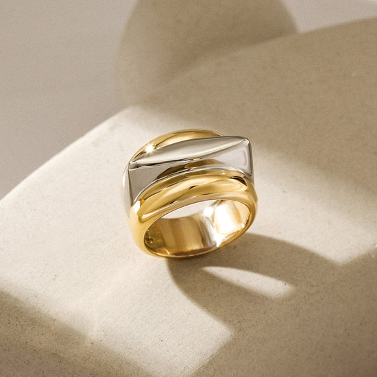 Two-Tone CURVE Ring