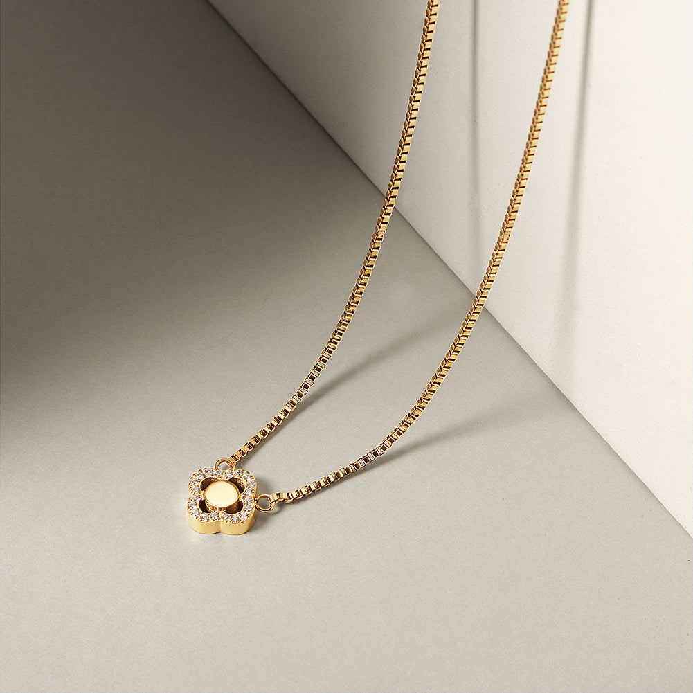 Load image into Gallery viewer, CZ Clover Necklace
