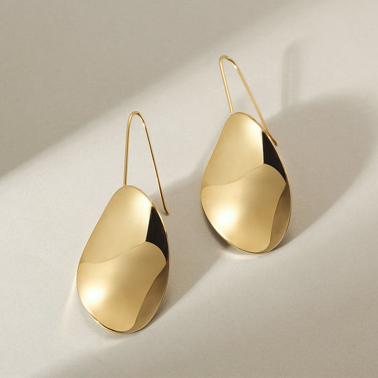 Waved-Sharp Leaf Earrings